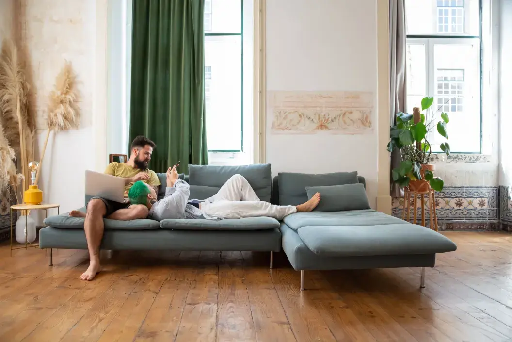 Airbnb simplifică regulile: gazdele nu mai pot impune curățenia chiriașilor