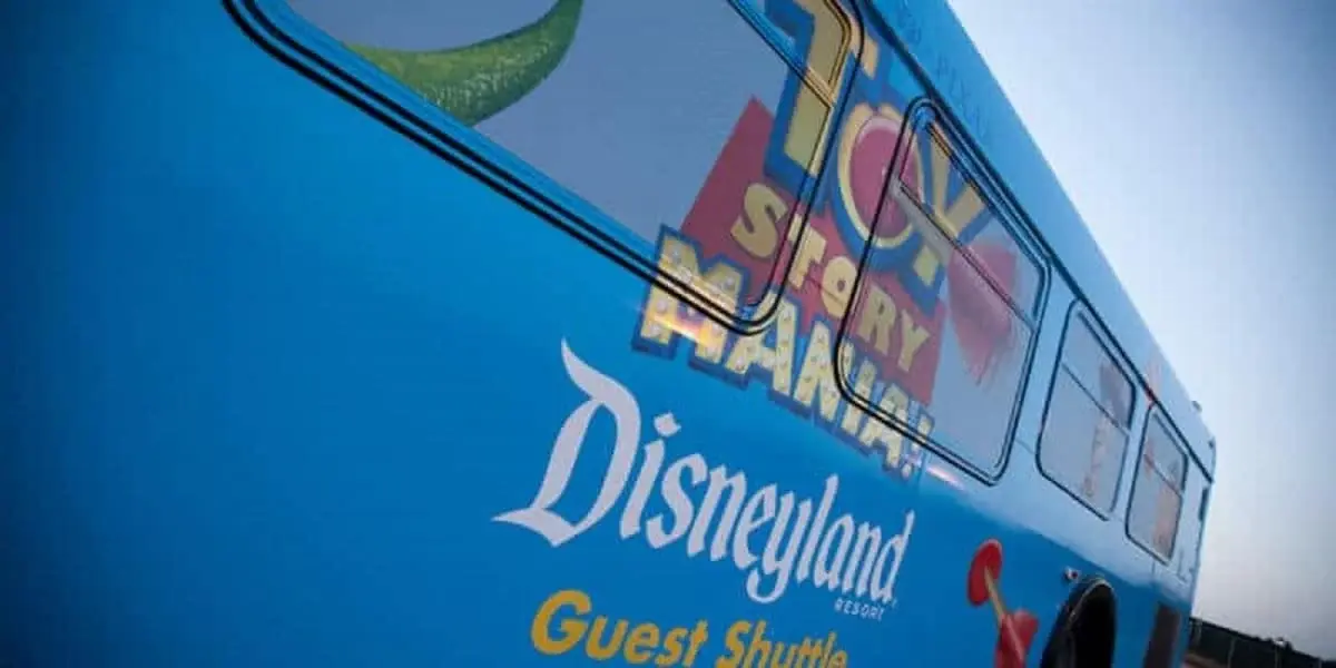 Schimbare majoră la Disneyland: autobuzele opresc altfel din 2 noiembrie