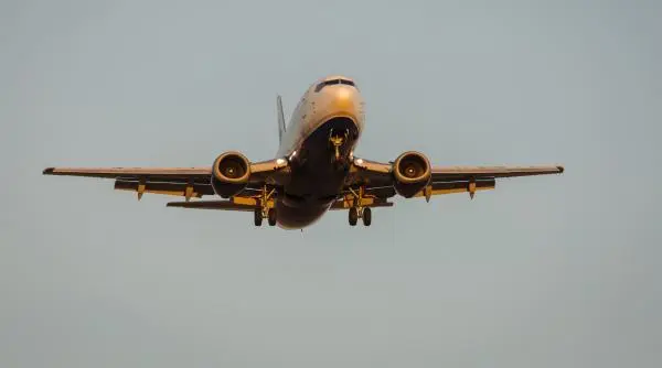 Dan Air amenință cu anularea zborurilor și cere demisia șefilor de la Aeroportul Bacău și Netopia