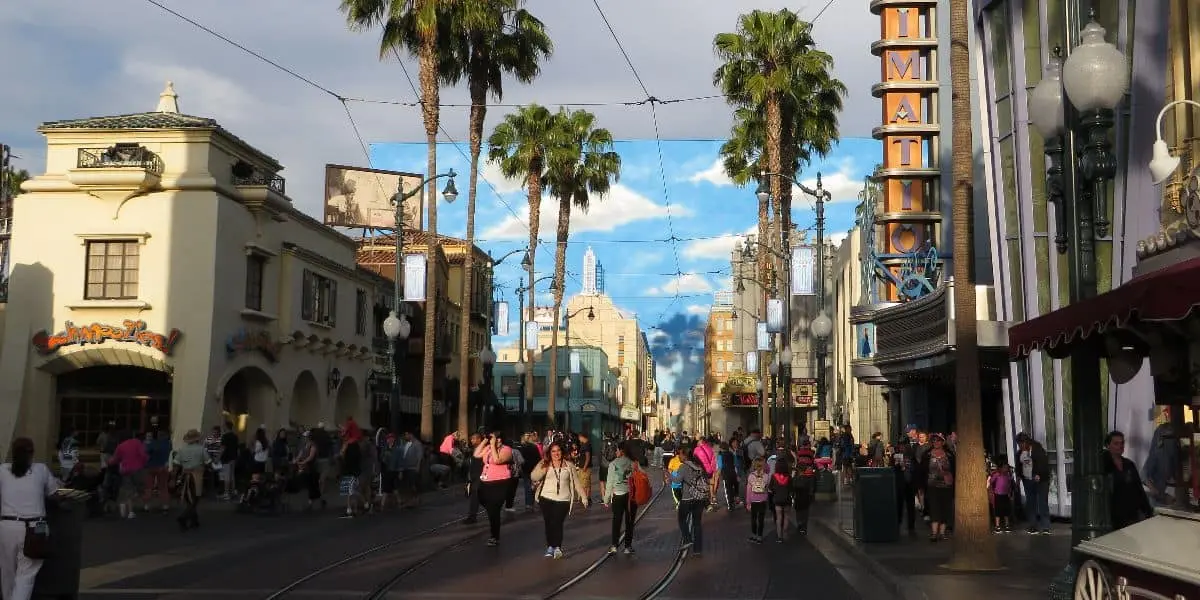 Refacerea unui eșuat: Atracția Disneyland nu a reușit să se deschidă după mai multe săptămâni de închidere