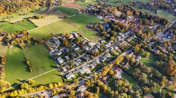 Un sat întreg din Germania, la preț de apartament în București