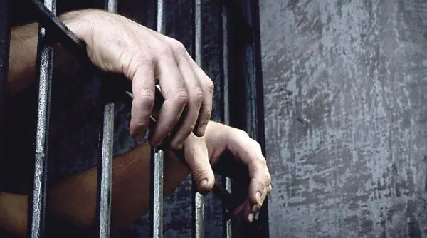 Suvenir de vacanță transformat în coșmar penal pentru un turist