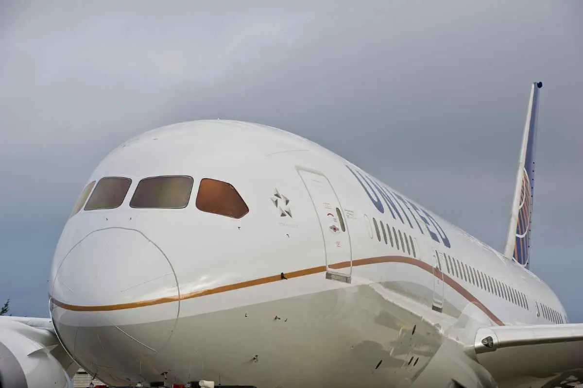 United Airlines extinde precomenzile de masă la zborurile interne de peste de 900 de mile